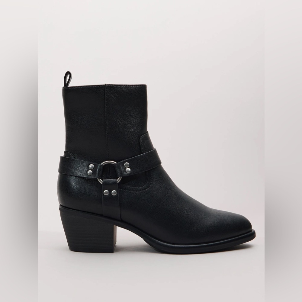 New with tags altard state dawn buckle boot